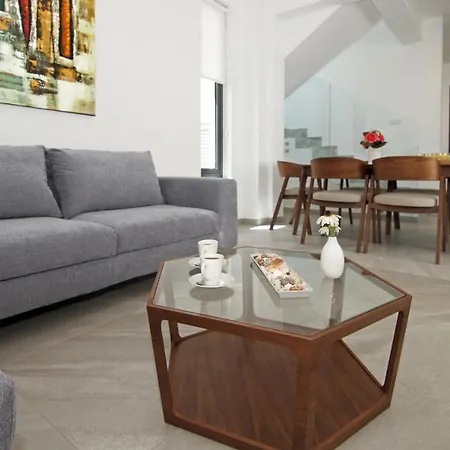 Queen Valeria ヴィラ プロタラス