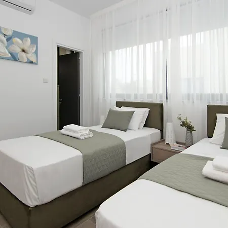 Queen Valeria * Протарас