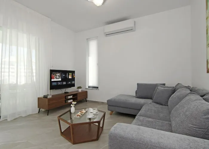 Queen Valeria Protaras